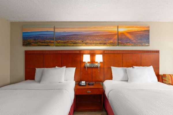 Days Inn by Wyndham Knoxville East image 17