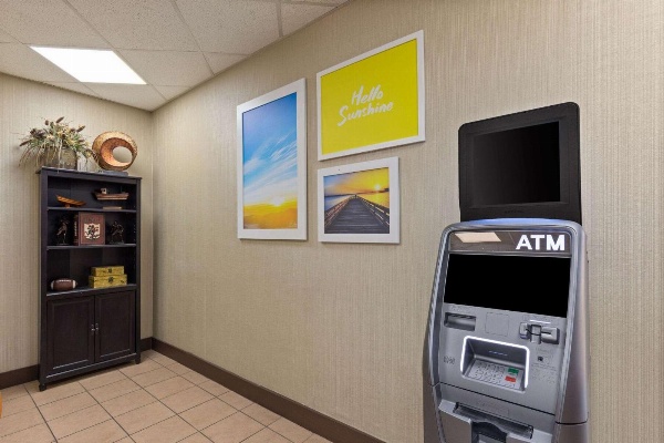 Days Inn by Wyndham Knoxville East image 7